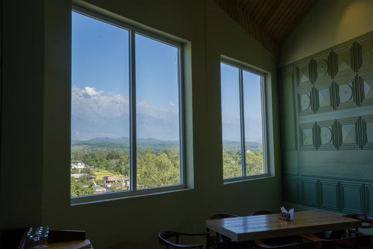 Clarks Inn Suites Kangra Zewnętrze zdjęcie