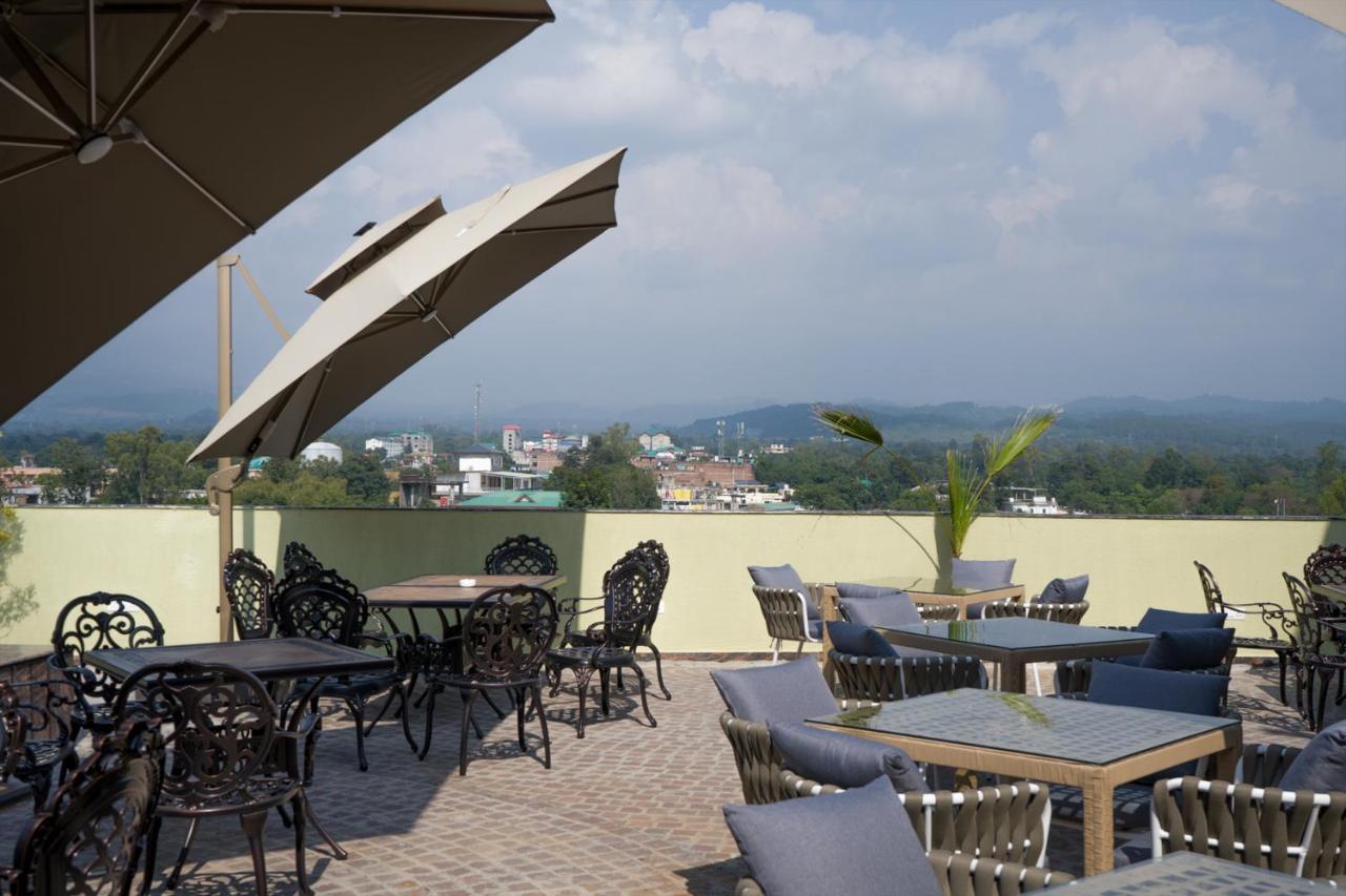 Clarks Inn Suites Kangra Zewnętrze zdjęcie