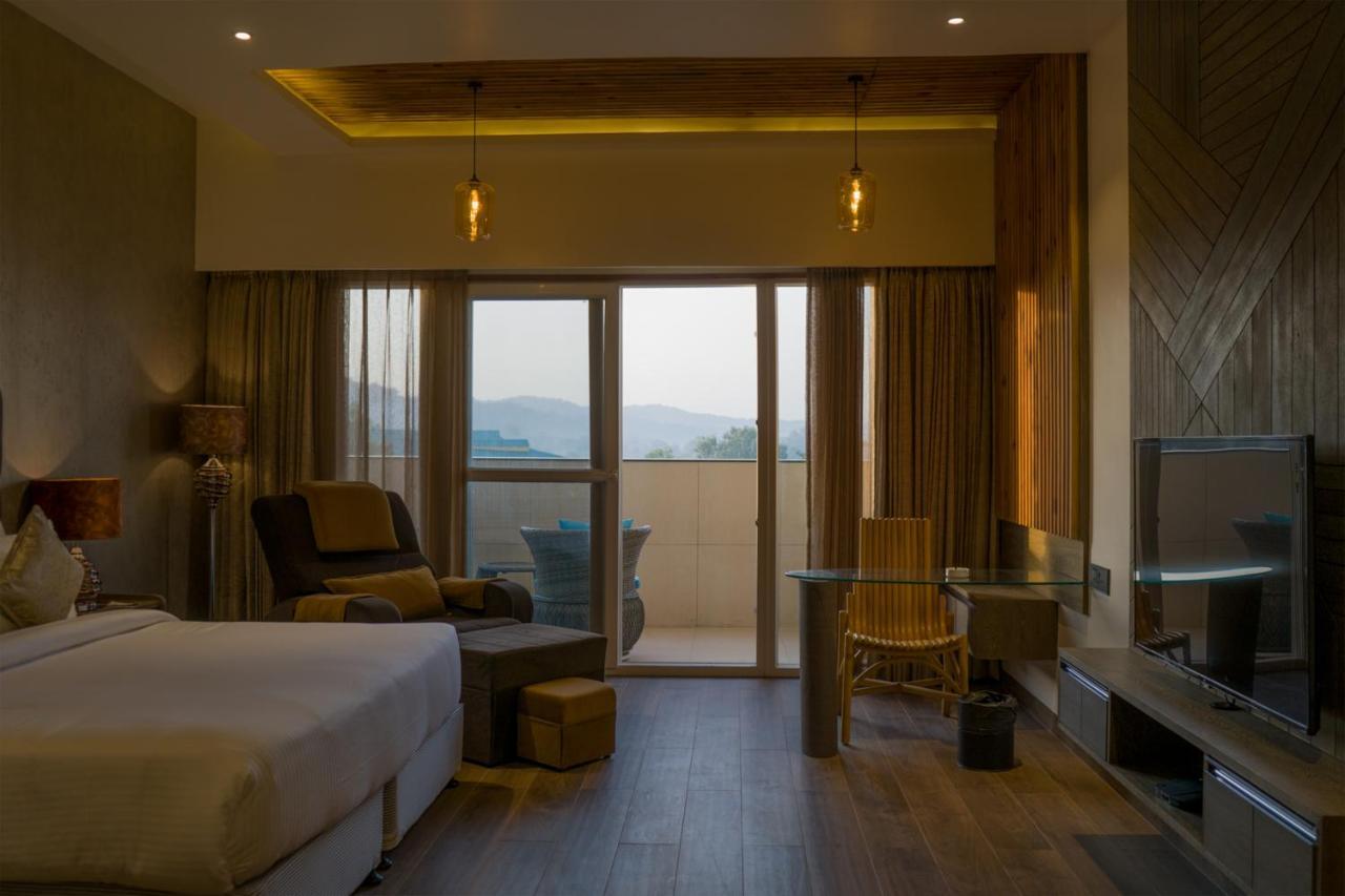 Clarks Inn Suites Kangra Zewnętrze zdjęcie
