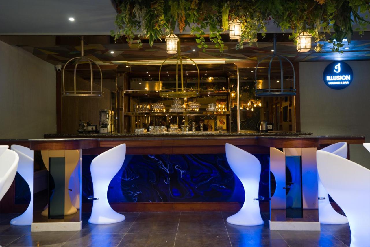 Clarks Inn Suites Kangra Zewnętrze zdjęcie