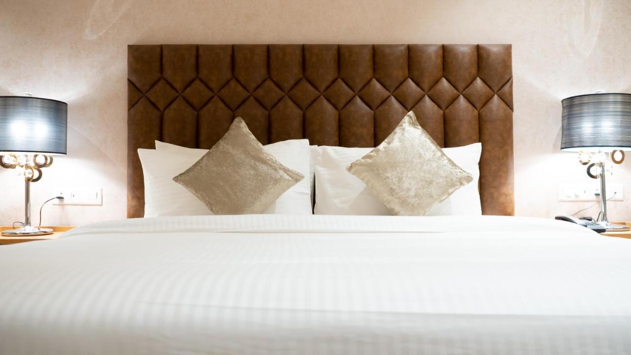 Clarks Inn Suites Kangra Zewnętrze zdjęcie