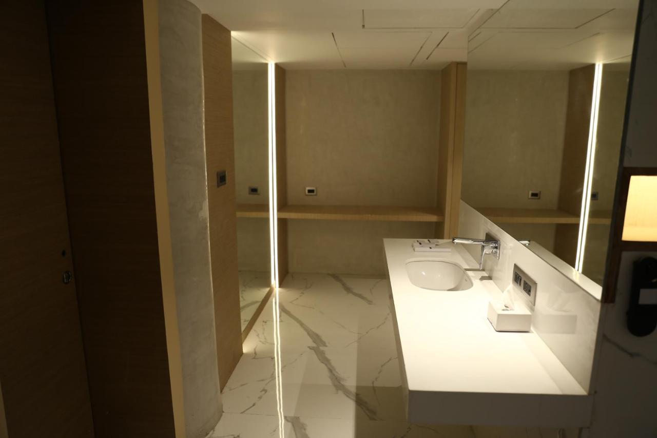 Clarks Inn Suites Kangra Zewnętrze zdjęcie